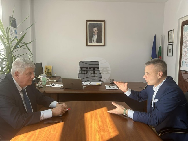 В Шумен директорът на полицията и областният управител обсъдиха координацията между институциите преди предстоящите избори 