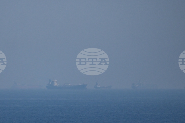 На един от горящите край бреговете на Ирак танкери е станала експлозия 