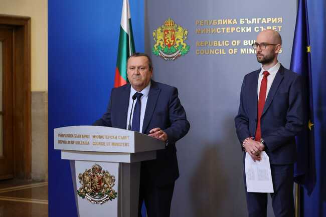 Министър Адемов: Близо 80% от пенсионерите ще получат добавка за Великден