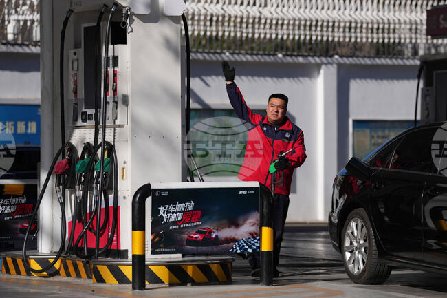 Китай нареди незабавна забрана за износ на гориво през март, съобщава Ройтерс