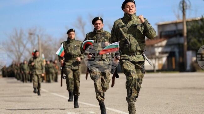 Деня на ракетните войски и артилерията и 98 г. от създаването на IV Артилерийски полк отбелязаха в Асеновград