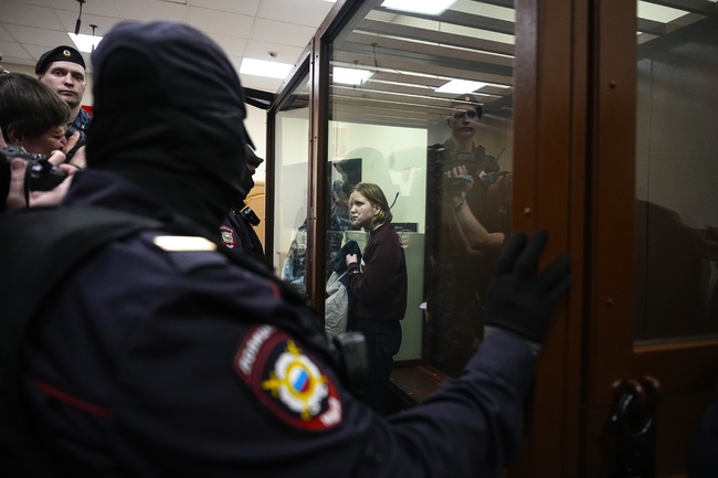 Даря Трепова, подсъдимата за убийството на руския военен блогър Владлен Татарски, беше осъдена на 27 години затвор
