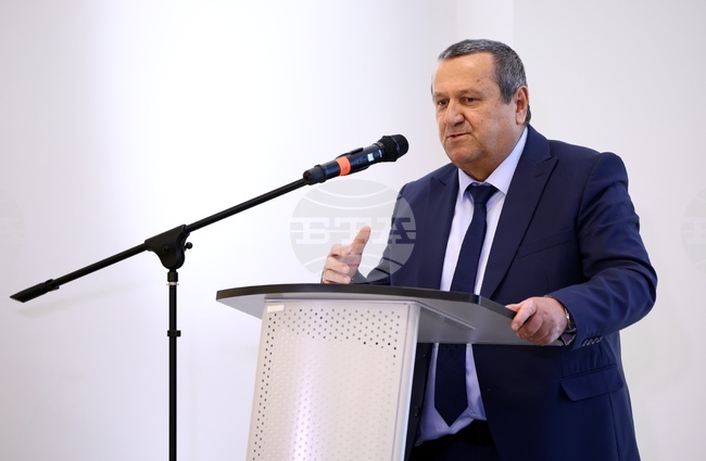 Пациенти с рак трябва да бъдат въоръжени със знания и подготвени с надежда, каза служебният министър Хасан Адемов