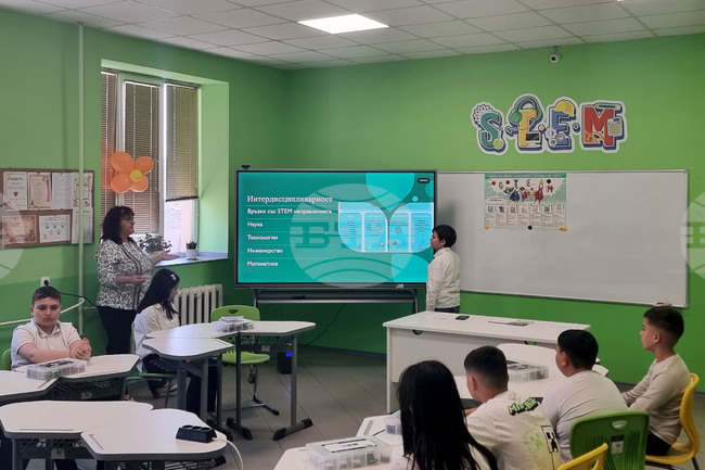 STEM кабинети в две професионални направления откриха в Основно училище „Св. св. Кирил и Методий“ в село Горна Митрополия