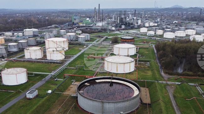 Великобритания ще освободи 13,5 млн. барела от стратегическите си запаси на петрол, присъединявайки се към действията на МАЕ