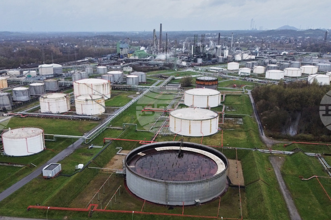 Великобритания ще освободи 13,5 млн. барела от стратегическите си запаси на петрол, присъединявайки се към действията на МАЕ