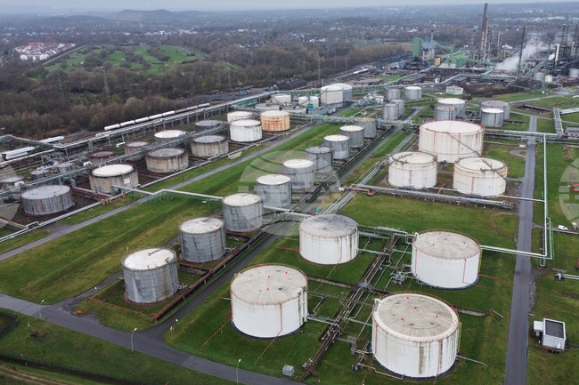 МАЕ прогнозира срив на световното предлагане на петрол от 8 млн. барела дневно през март