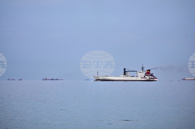 Румъния анализира как може да допринесе за подновяване на корабоплаването в Ормузкия проток, заяви министърът на отбраната