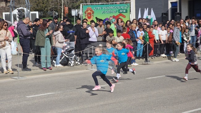 Повече от 160 любители на спорта от всички възрасти участваха в 61-ото издание на крос „Освобождение“ в Разград