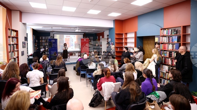 Алманахът „Писма от изгрева" е красива и стойностна книга, каза съставителят на изданието Петър Чухов