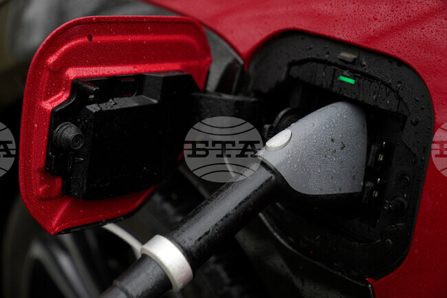 Електрическите автомобили са позволили да бъдат спестени 1,7 милиона барела дневно през 2025 г., сочи проучване на мозъчен тръст