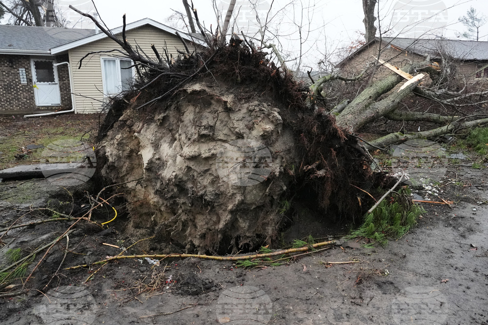 Загреб е ударен от силна буря със скорост на вятъра до 120 км в час; има пострадали
