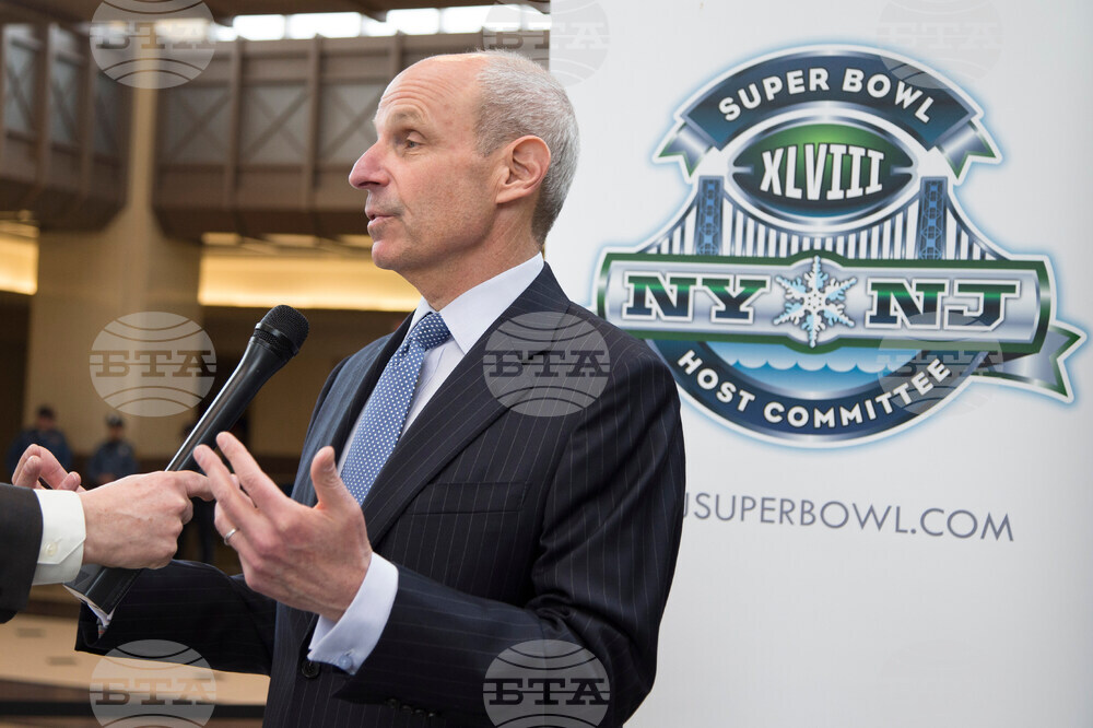 Giants Tisch Football