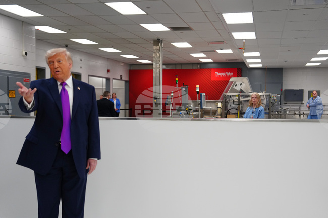 Тръмп успокоява американците, че покачването на цените на бензина поради войната в Иран е "временно явление"