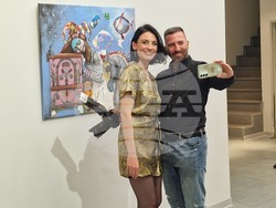 Актрисата представя изложбата „Сънища и сенки“, снимка – Даниел Димитров/ БТА 