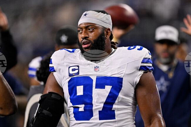 Cowboys 49ers Trade Football