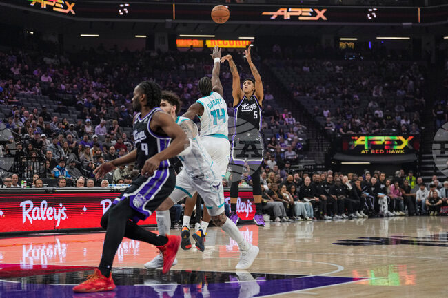 Hornets Kings Basketball