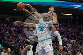 Hornets Kings Basketball