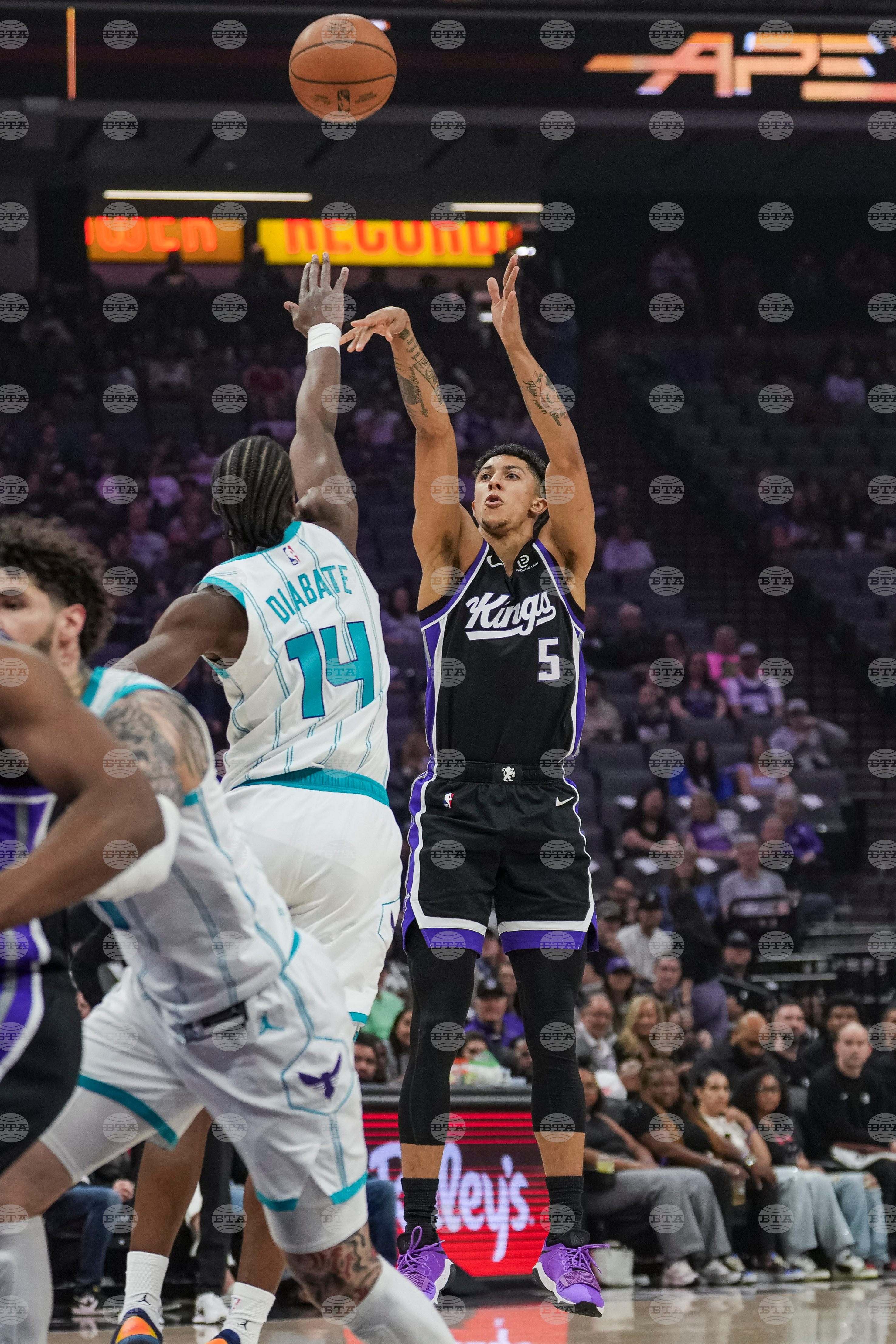 Hornets Kings Basketball