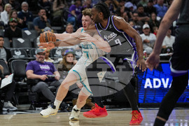 Hornets Kings Basketball