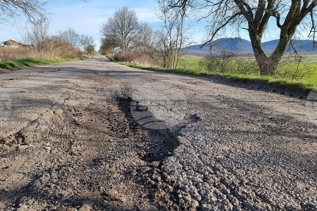 Започна ремонт на участък от общински път в Тунджанско с инвестиция от близо 825 897 евро