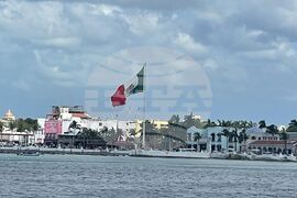 Мексико - остров Козумел - двама български капитани