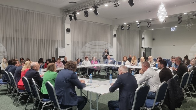 „Споделена отговорност в приобщаването – от училището към обществото“ е темата на кръгла маса, която се провежда в Пловдив