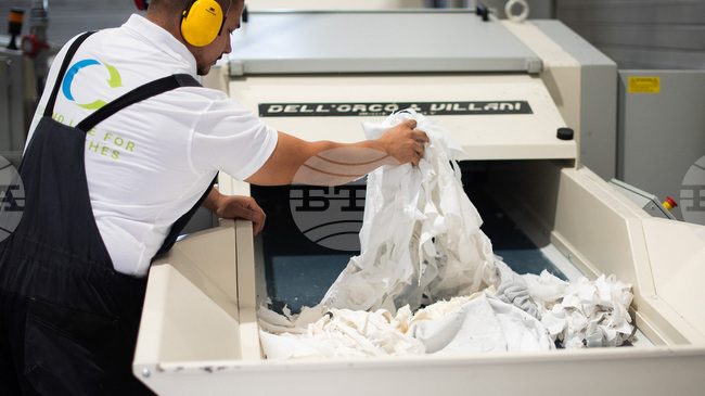 На 18 март се отбелязва Световният ден на рециклирането, който цели да насочи вниманието към устойчивото управление на текстилните отпадъци