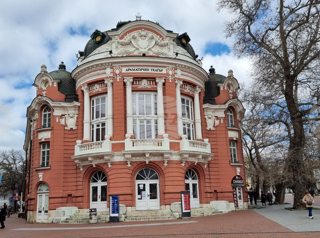 Със спектакъла „Малката Англия“ се открива 34-тото издание на Международния театрален фестивал „Варненско лято“ 