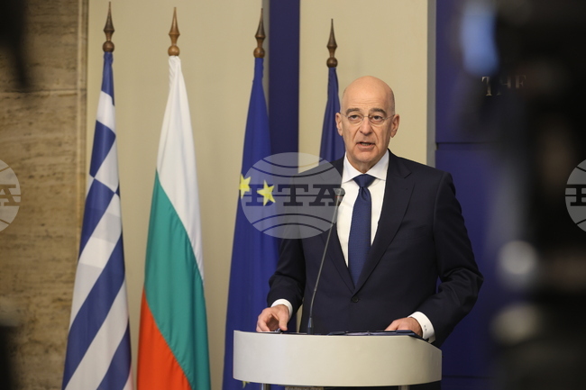 Дълг беше да се отзовем на молбата на България да я подкрепим да посрещне заплахите вследствие на войната в Иран, заяви гръцкият военен министър