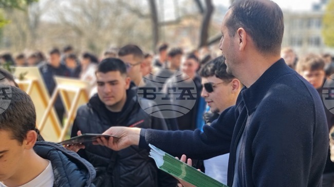 Историята на средновековна крепост „оживя“ в комикс, който ще се подарява на ученици от Ямбол