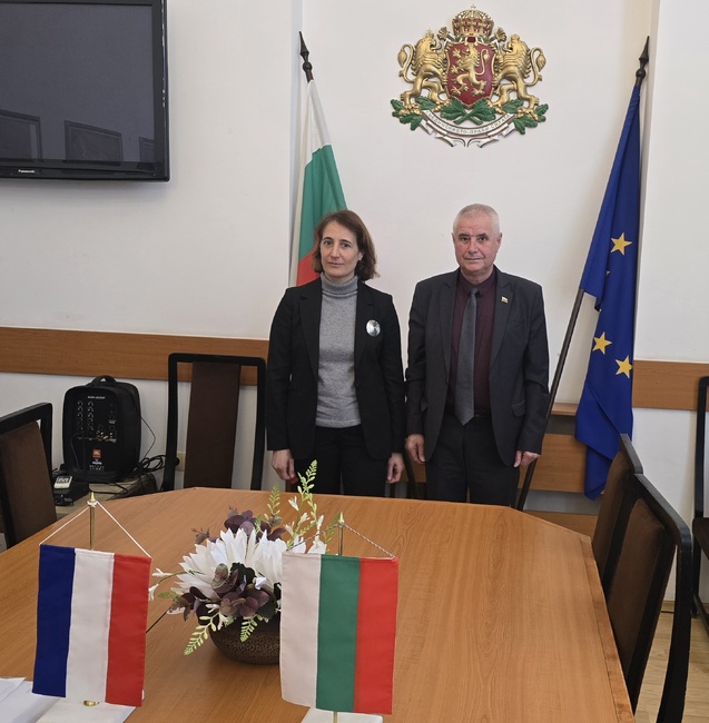 Областна администрация Варна: Предстоящите избори – основен акцент в разговорите по време на първата среща на новия френски посланик н.пр. Мари Дюмулен с областния управител Атанас Михов