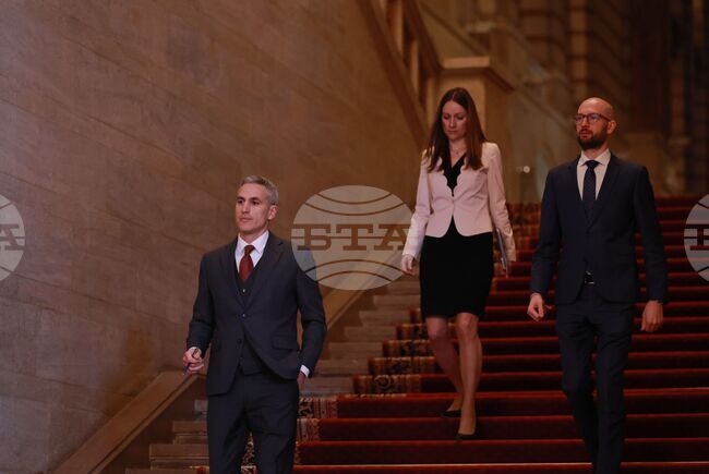 Служебното правителство ще помогне на домакинствата и на бизнеса заради поскъпването на горивата, съобщи премиерът Андрей Гюров 