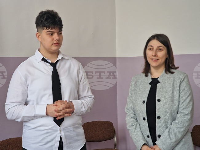 Гимназисти от ПГПЧЕ "Екзарх Йосиф" в Разград се класираха за националния турнир по дебати в София