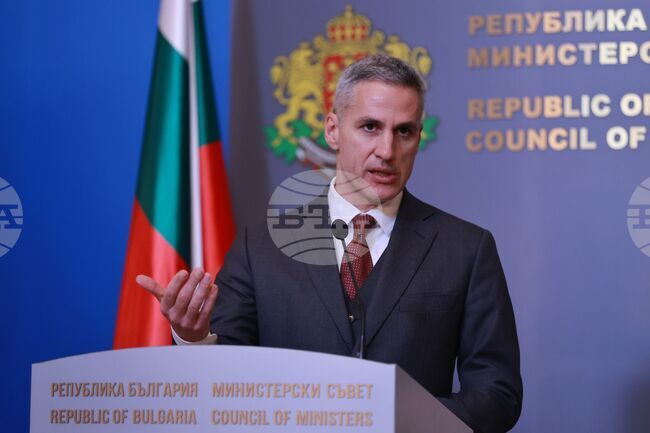 Нямам намерение да се връщам обратно в активната политика, заяви служебният премиер Андрей Гюров