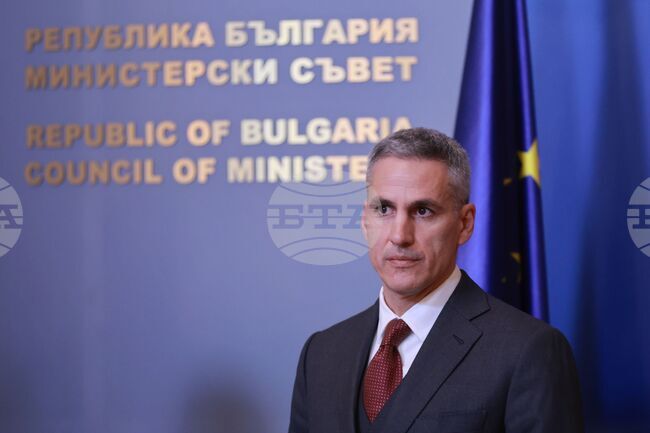 Служебният премиер ще поздрави екипа на Кризисния щаб на МВнР за евакуацията на българи от региона на Близкия изток