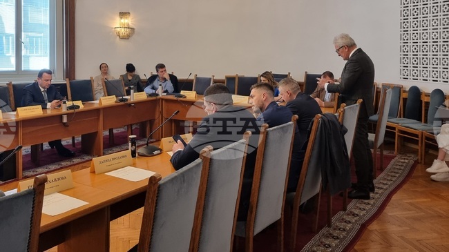 И днешното заседание на парламентарната Комисия по енергетика не се състоя поради липса на кворум