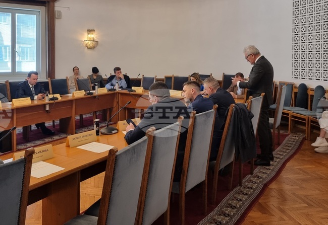 И днешното заседание на парламентарната Комисия по енергетика не се състоя поради липса на кворум