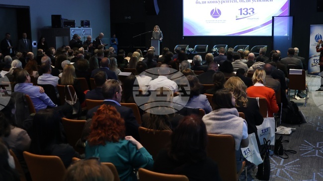 Индустриалната собственост не е просто правна защита, тя е горивото за нашето бъдещо лидерство в иновациите, каза Екатерина Захариева