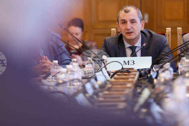 Има идеи за стабилизирането на болница "Св. Анна" във Варна, каза служебният министър на здравеопазването доц. Михаил Околийски 