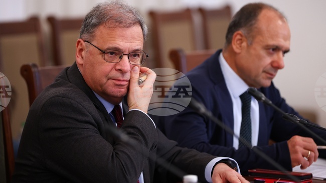 Възможността за възникване на радиоактивно замърсяване заради войната в Близкия изток не е на дневен ред, каза служебният екоминистър