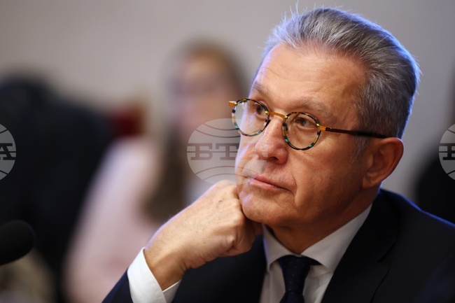 Проект на решение, предвиждащ създаване на фонд за енергийно подпомагане на предприятията и домакинствата заради цените на горивата, одобри Комисията по бюджет и финанси