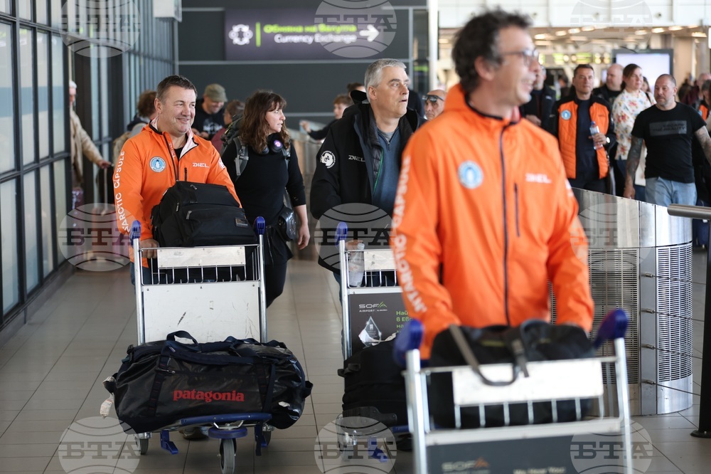 Летище "Васил Левски" - София - Антарктическа експедиция - посрещане