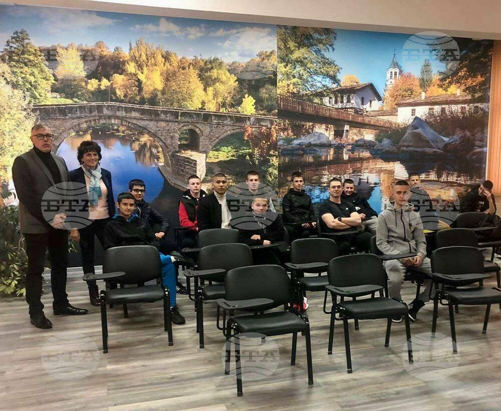 Тодор Георгиев, председател на Общински съвет- Дряново и член на НАПОС-РБ: Четирима ученици от Професионалната гимназия по икономика влизат в мениджърския екип на ФК "Локомотив-Дряново"