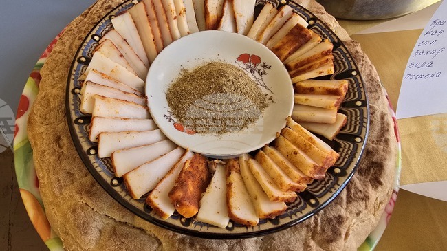 Близо 25 ястия събра кулинарен конкурс в луковитското село Петревене