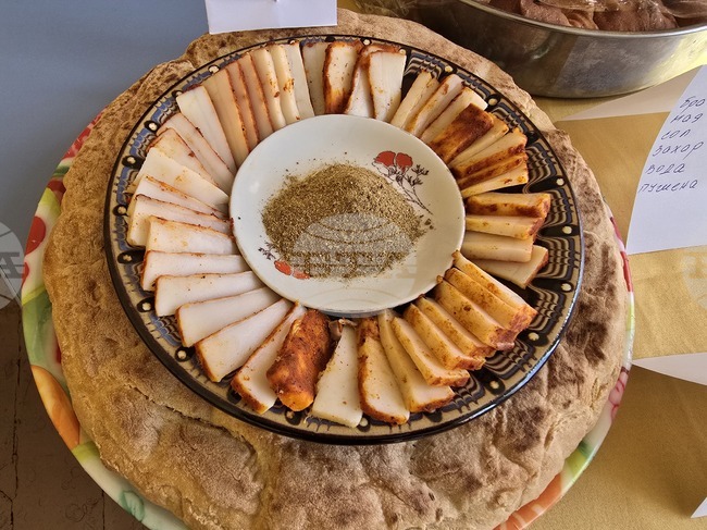 Близо 25 ястия събра кулинарен конкурс в луковитското село Петревене