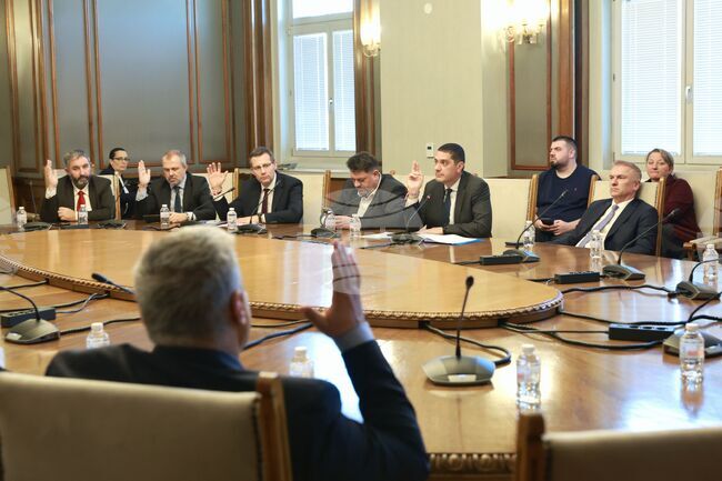 Парламентарната комисия по отбрана подкрепи проект на решение за присъединяване към Съвета за мир и промени в Закона за социално подпомагане