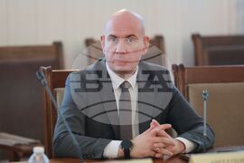 Комисия по политиките за българите извън страната - липса на кворум - Ангел Георгиев