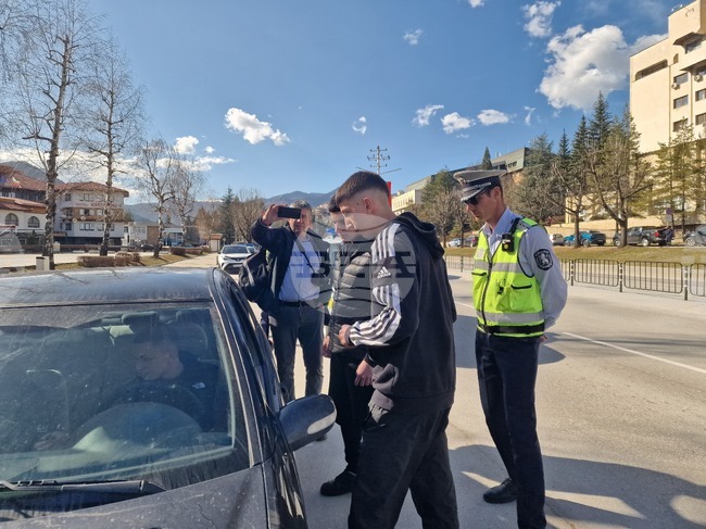 Ученици пресъздадоха пътно нарушение и участваха в симулативен съдебен процес в Смолян