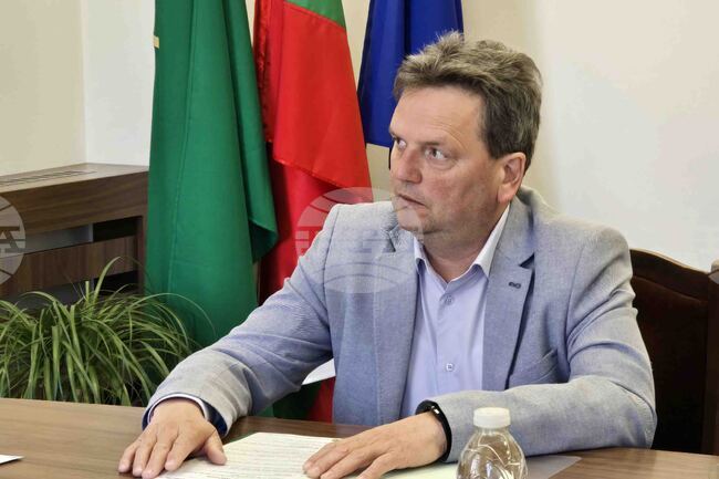 Двойно повече средства са поискани от държавата за осъществяване на Ботевия поход, каза областният управител на Враца